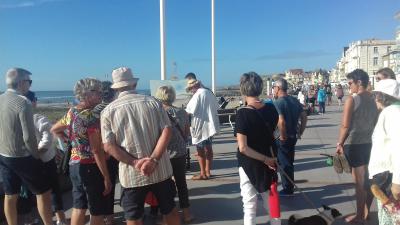 Un dimanche hugues sur la digue de wimereux